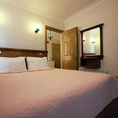 Cundavilla & Hotel 2*