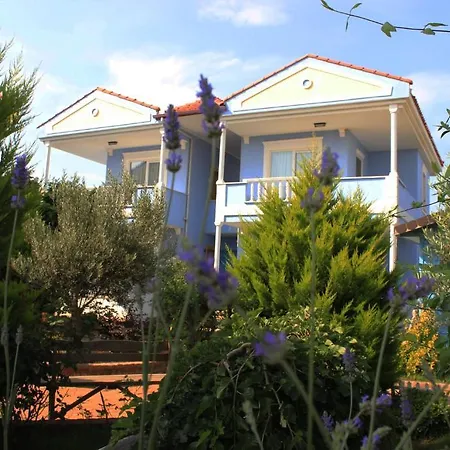 Cundavilla & Hotel Ayvalı